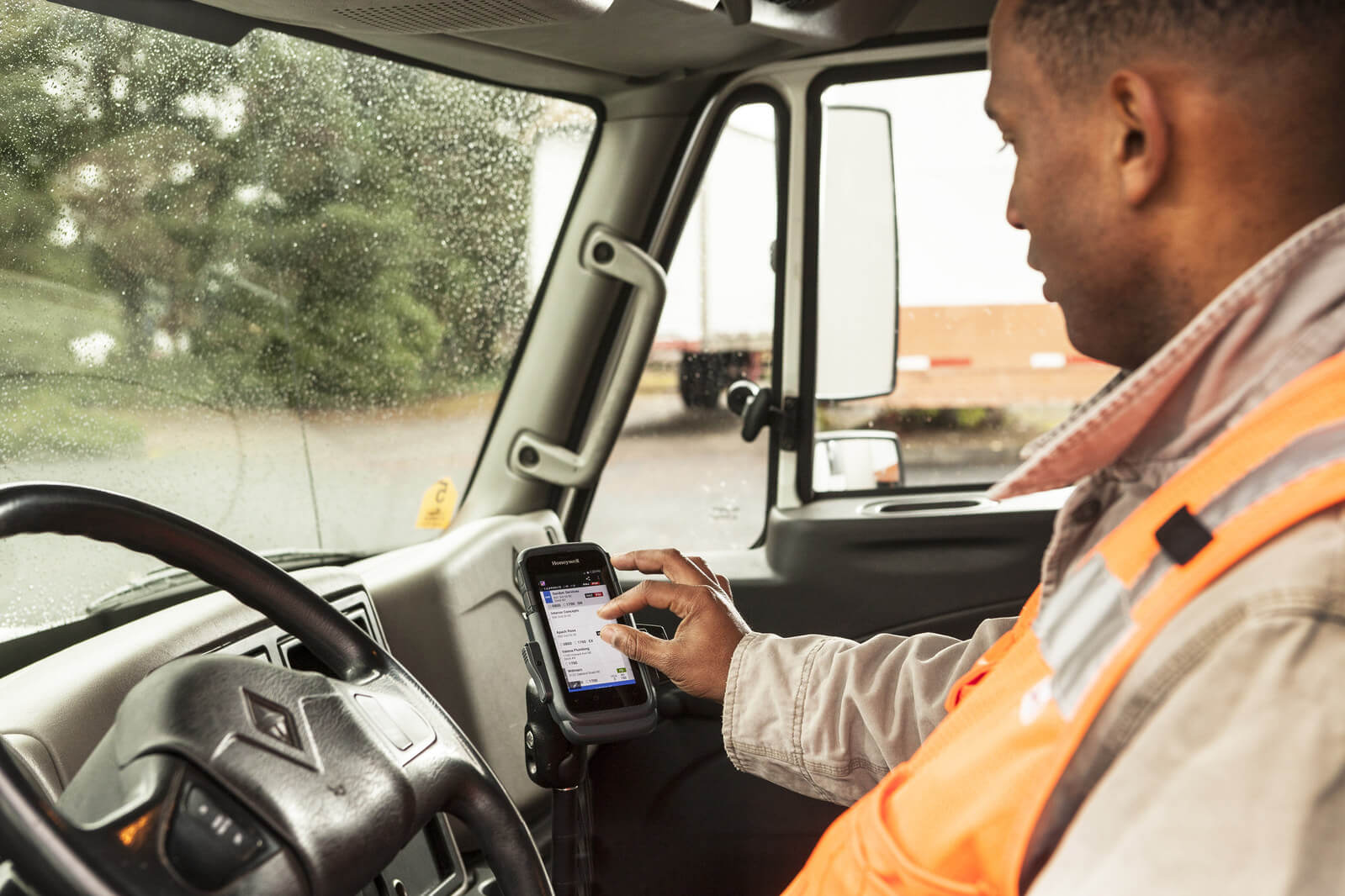 Honeywells software for truck drivers runs on Android-based mobile